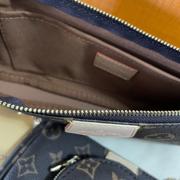 ❌SOLD❌Multiple Purse - Picture 10 of 14